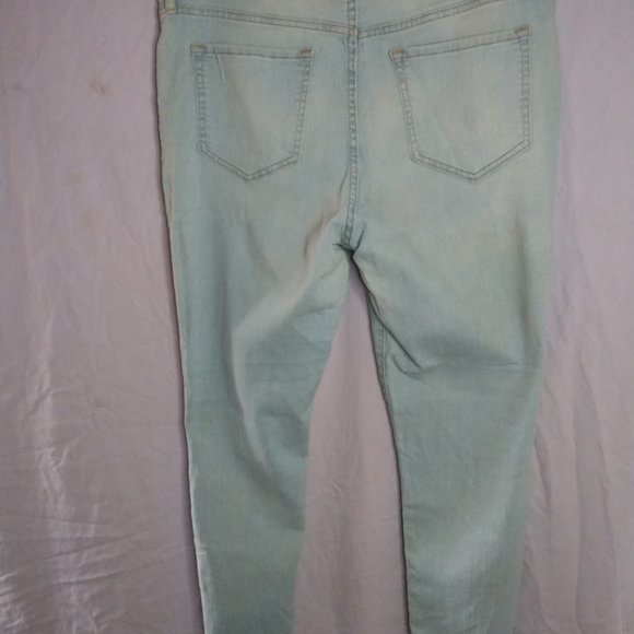 OLD NAVY MIDRISE SUPER SKINNY LIGHT BLUE JEANS - Picture 4 of 5